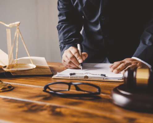 در این نوشتار به نگارش رای داوری می‌پردازم.