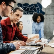 مواردی از نارسایی و اشتباه در مدیریت هلدینگ های ایرانی